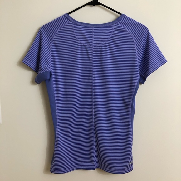 The North Face Purple Striped Vapor Wick Top Sz M.    P37 - Picture 2 of 7